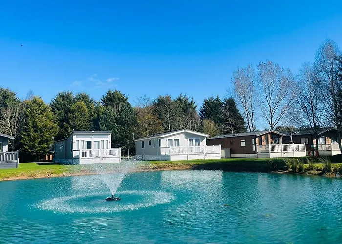 Sutton Lodge With Hot Tub