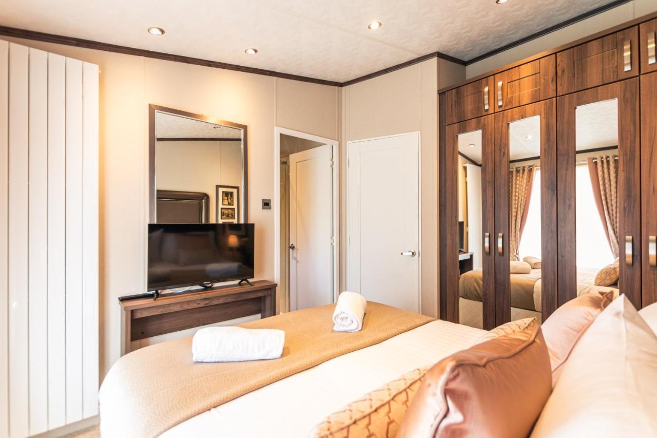 Lodge Sutton With Hot Tub York
