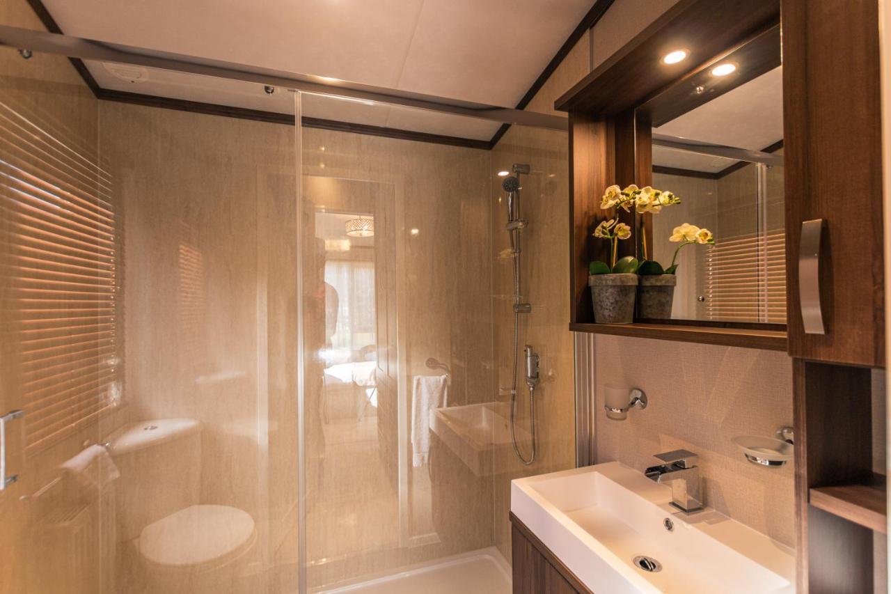 Sutton With Hot Tub Lodge York